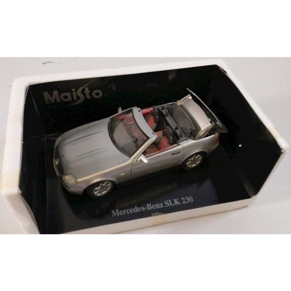 Maisto 1:18 Special Edition Mercedes Benz SLK SLK230 die-cast model car 31842